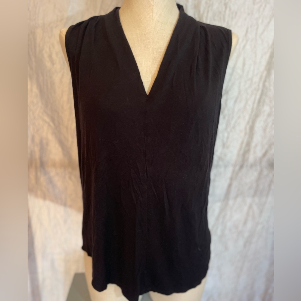 Danta Malan black rayon V-neck sleeveless blouse🖤
